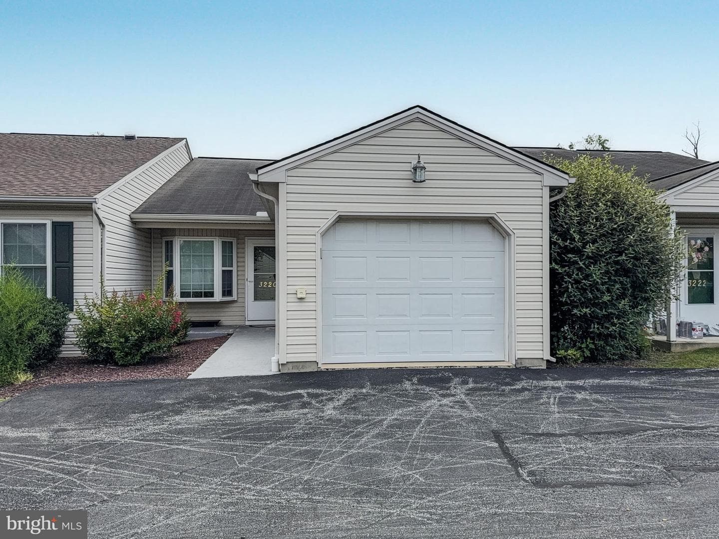 3220 Hub Court photo 2