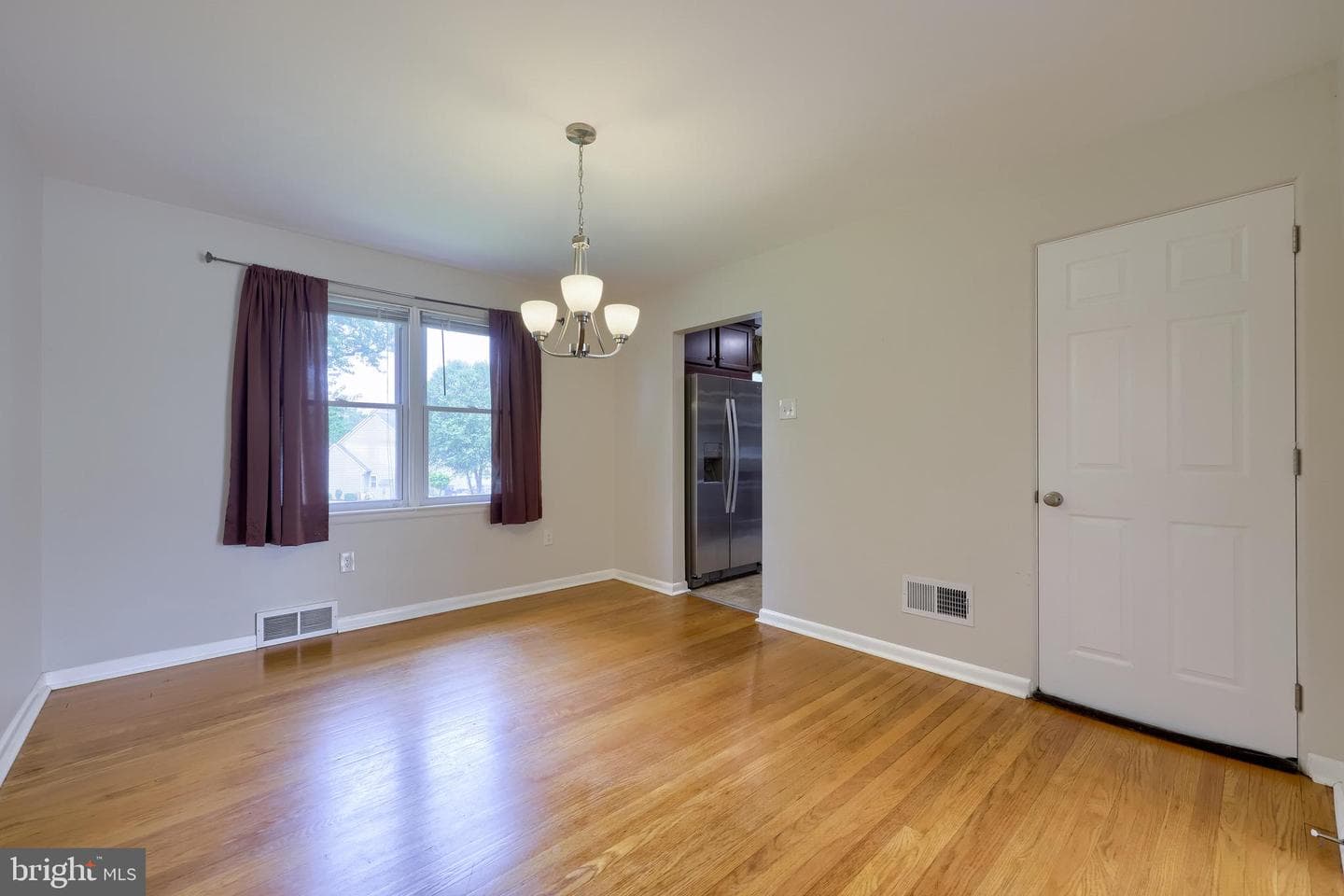 101 Lynbrook Drive N photo 12
