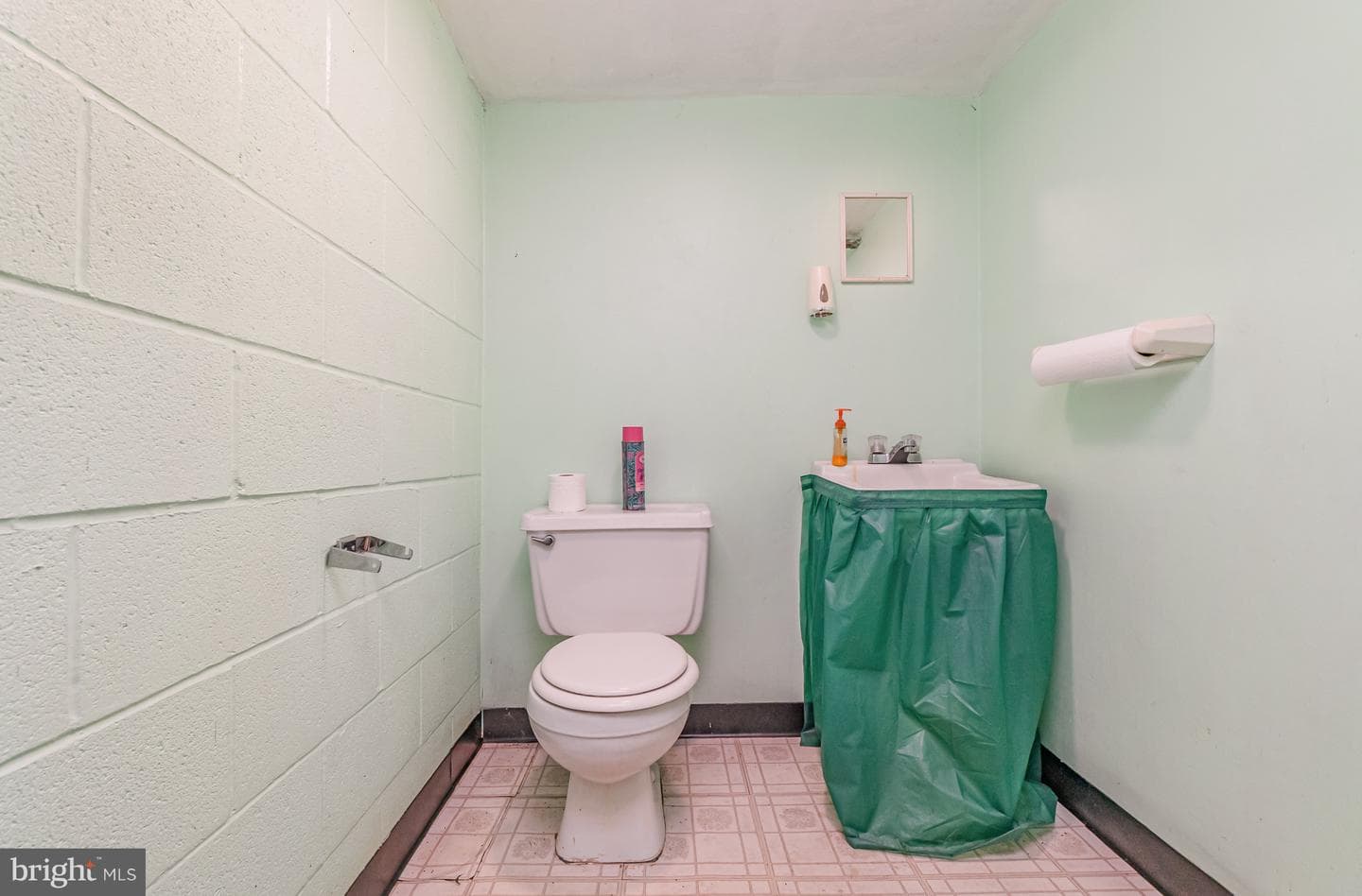 119 N George Street photo 72