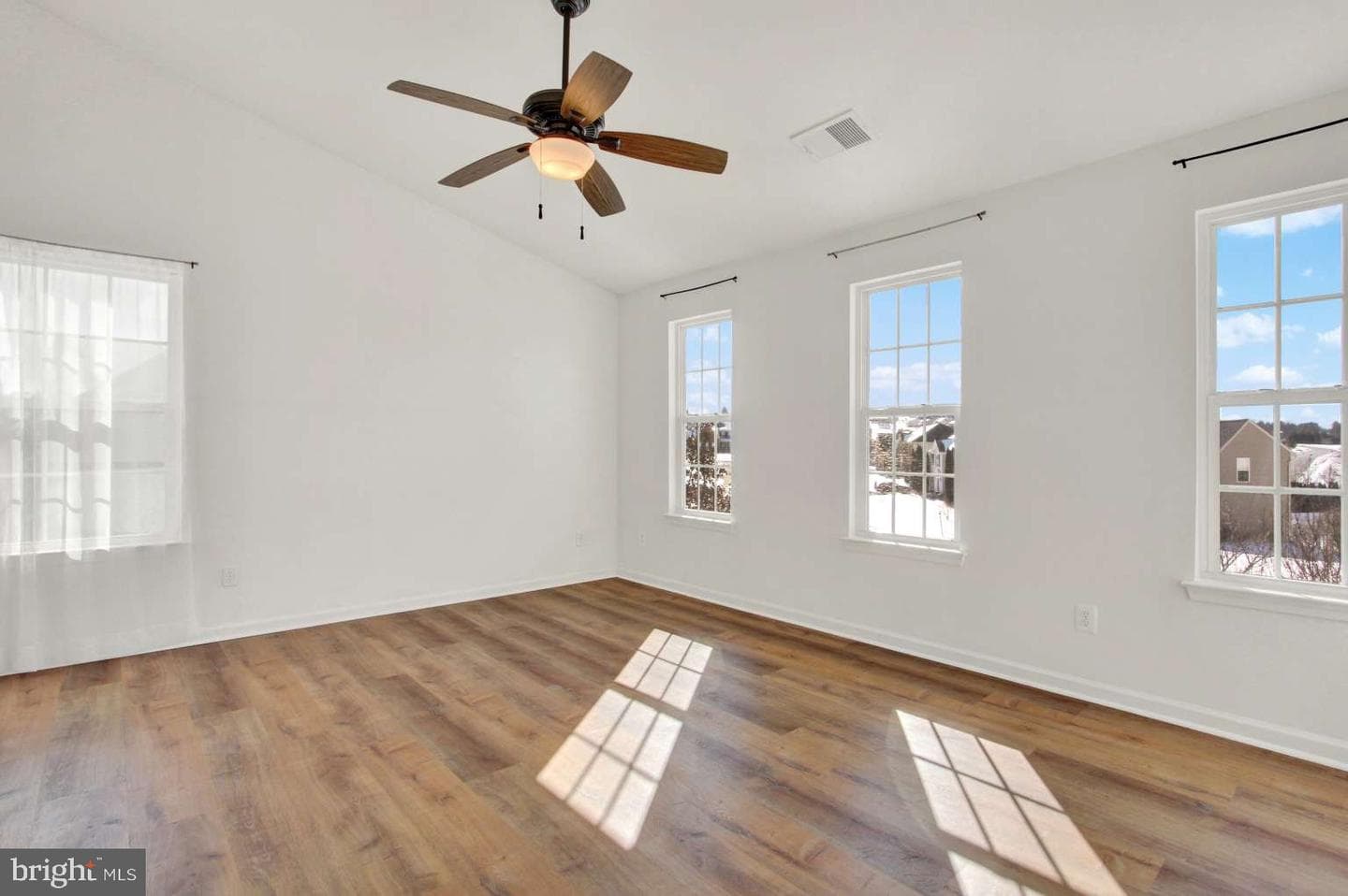 2040 Waterfall Drive photo 11