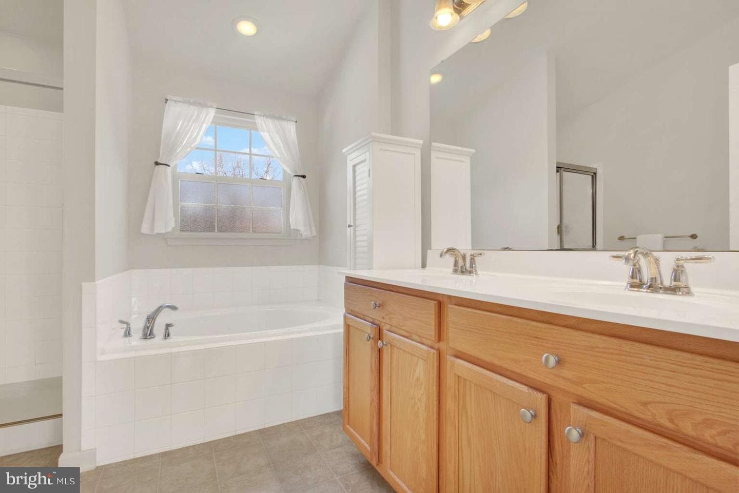 2040 Waterfall Drive photo 12
