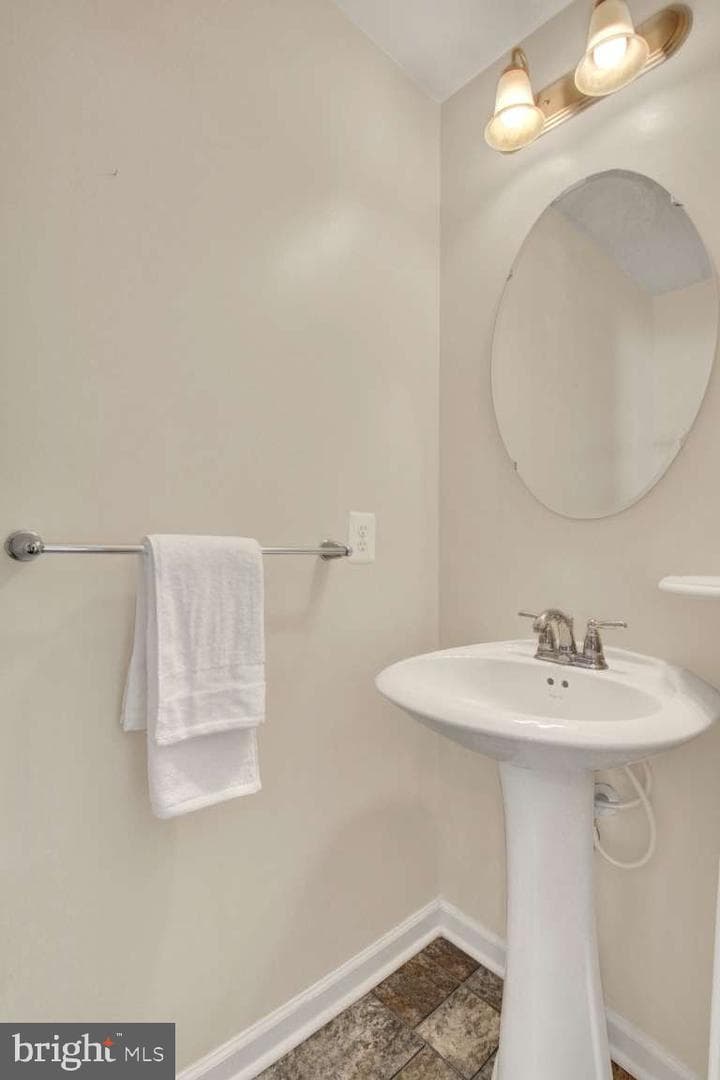 2040 Waterfall Drive photo 6