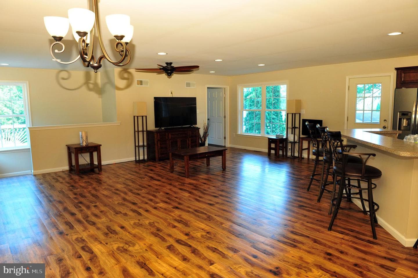 330 Cragmoor Road photo 2