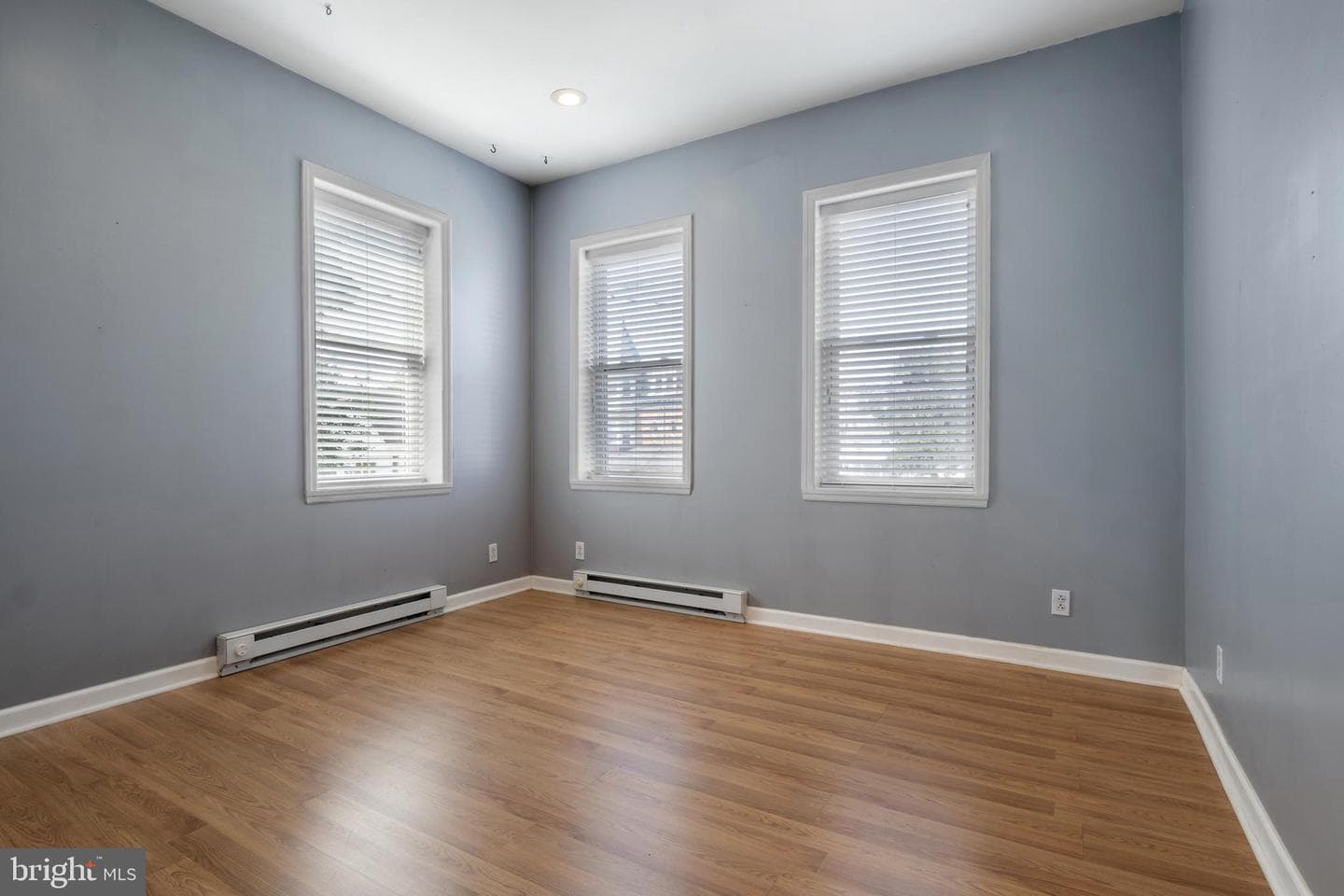 1211 N George Street photo 20