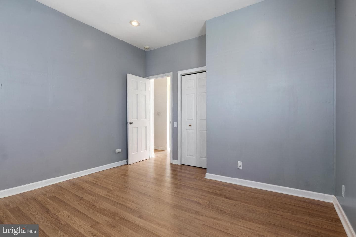 1211 N George Street photo 21
