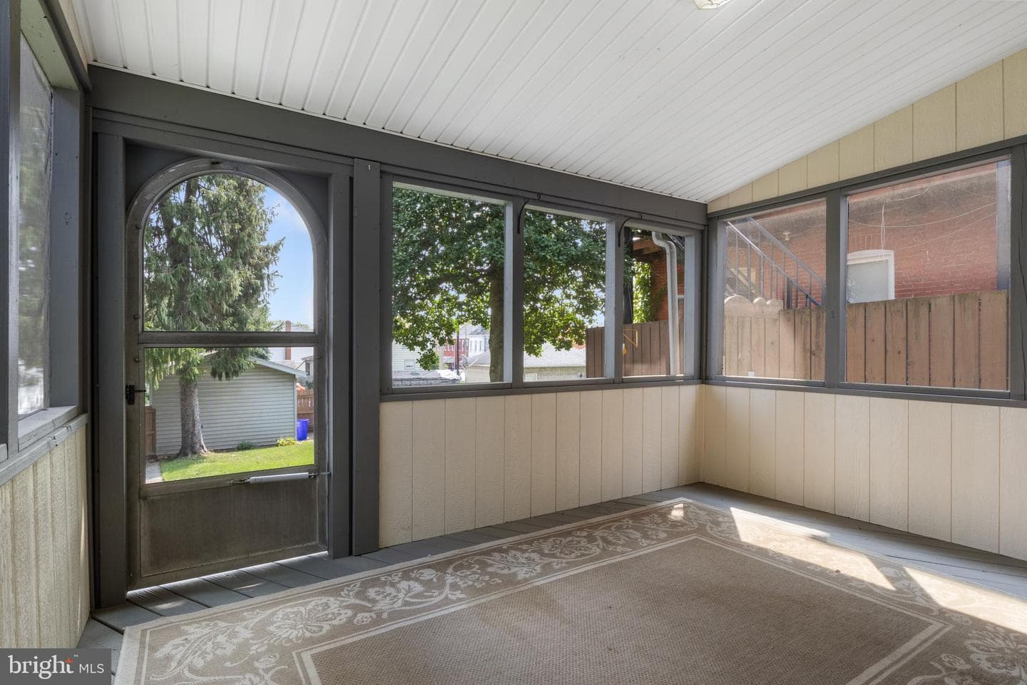 1211 N George Street photo 27