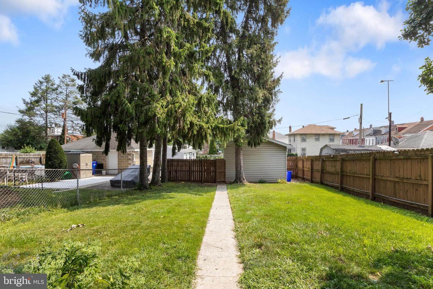 1211 N George Street photo 29