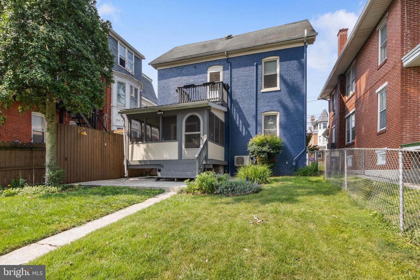 1211 N George Street photo 31