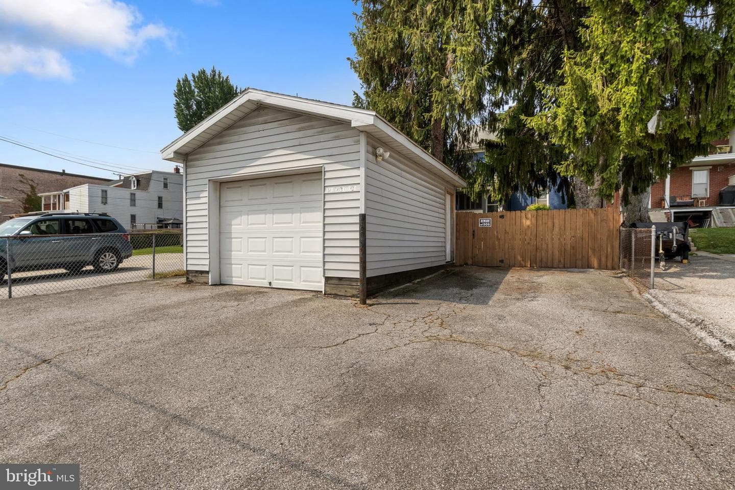 1211 N George Street photo 34