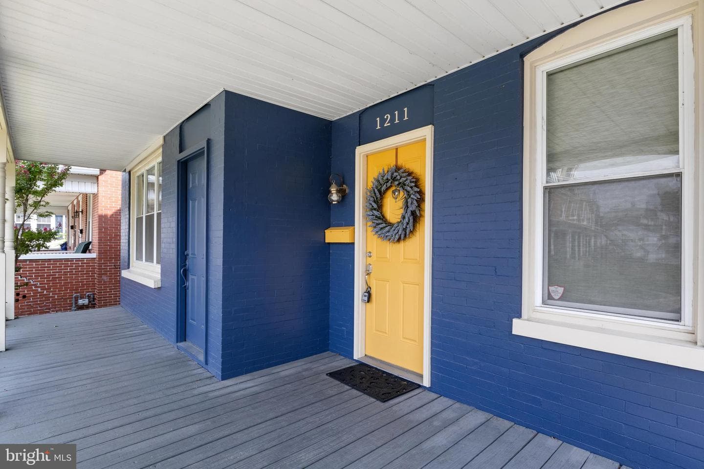1211 N George Street photo 4