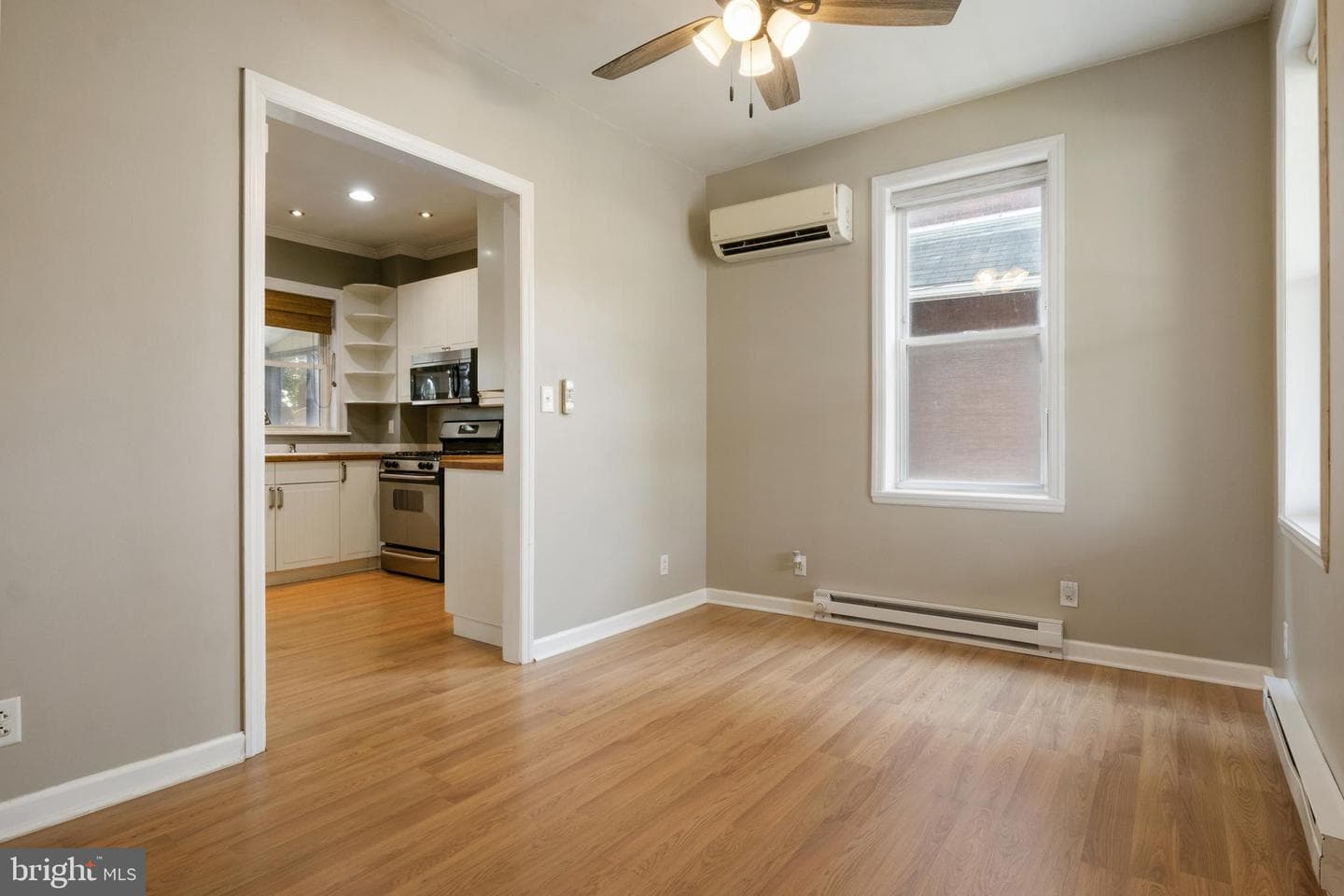 1211 N George Street photo 7