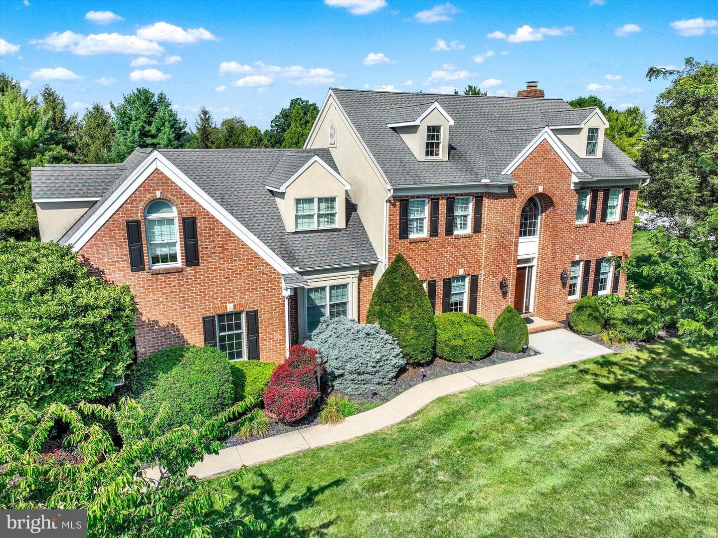 2010 Rosemill Court photo 5