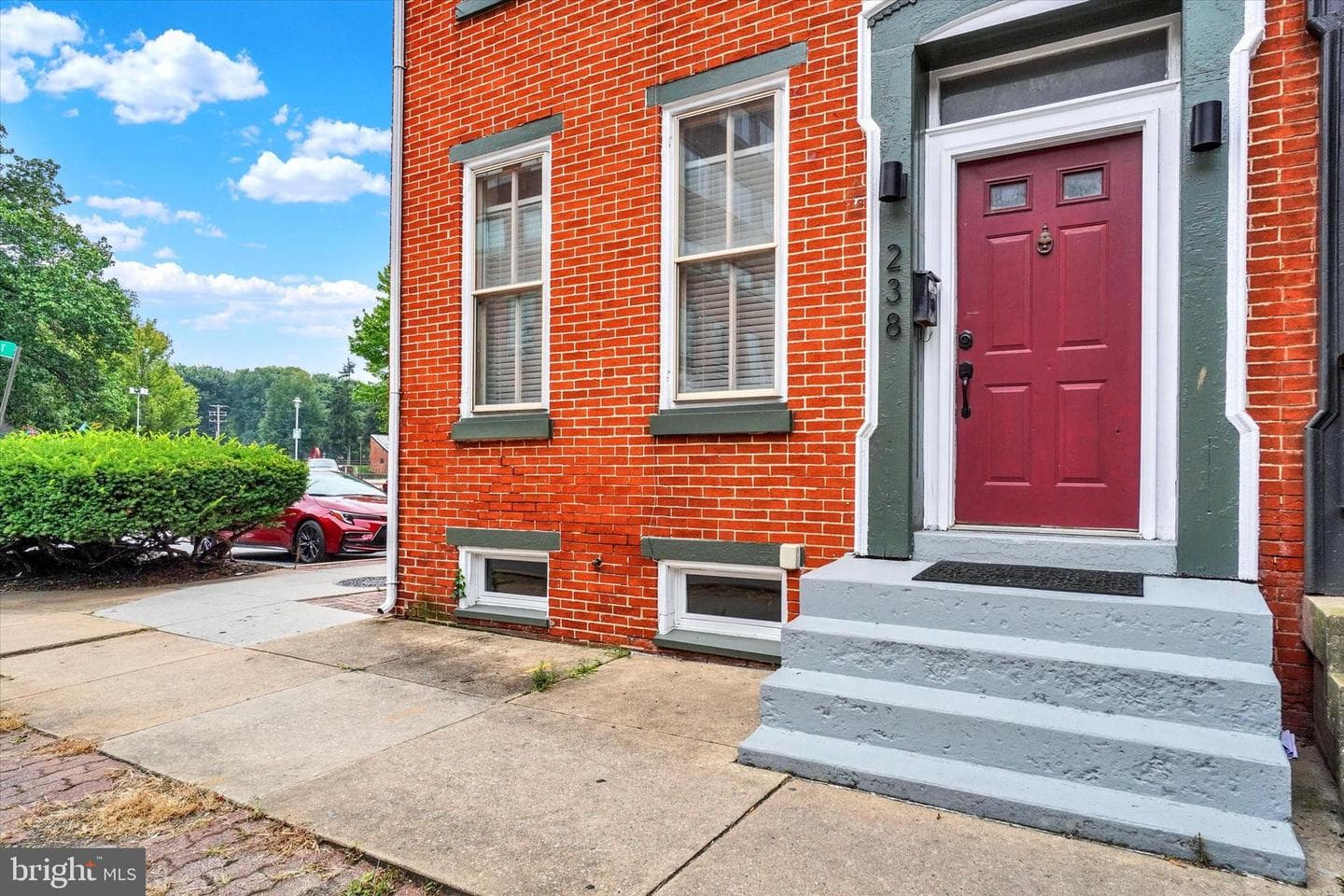 238 W Philadelphia Street photo 2