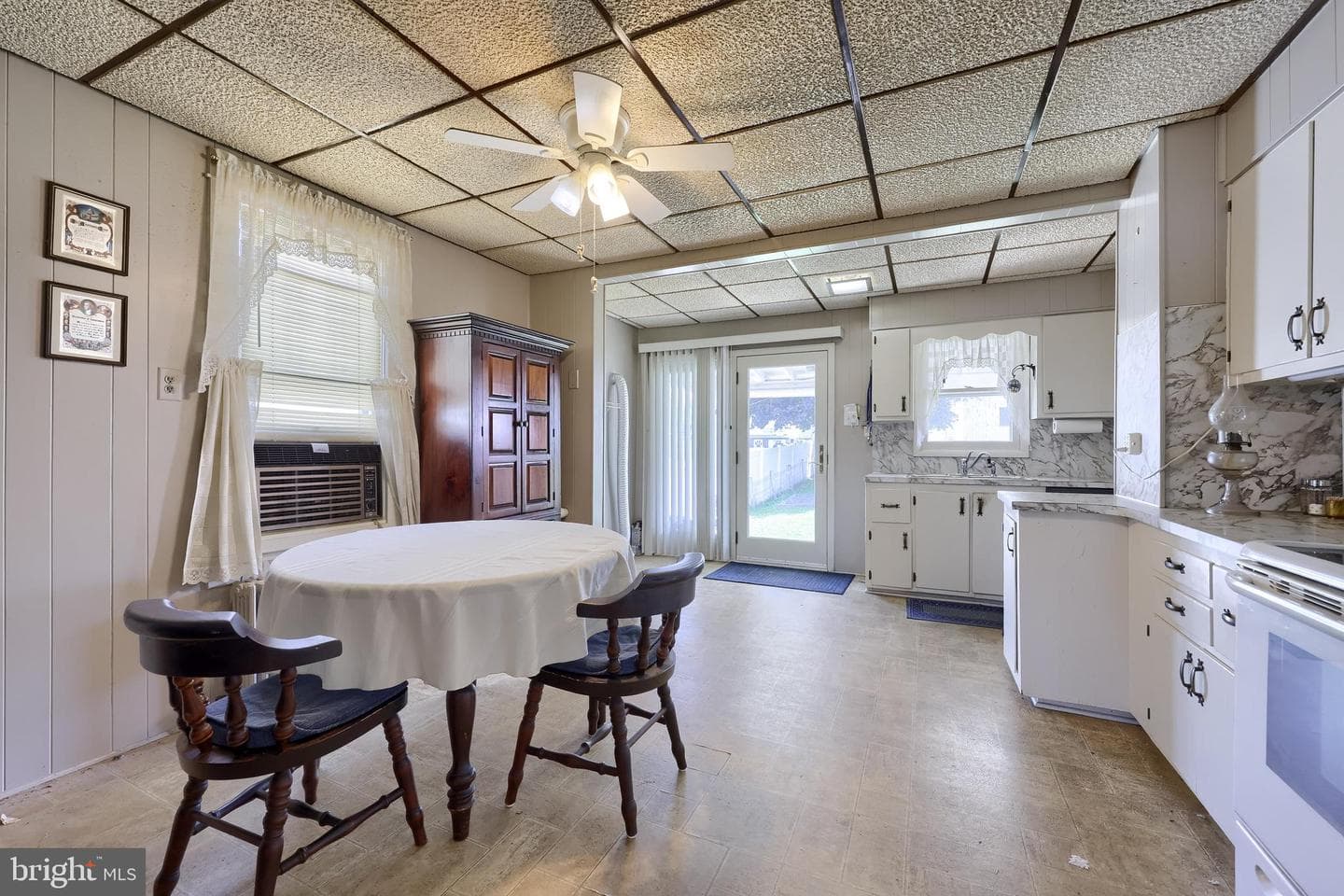 253 S Walnut Street photo 2
