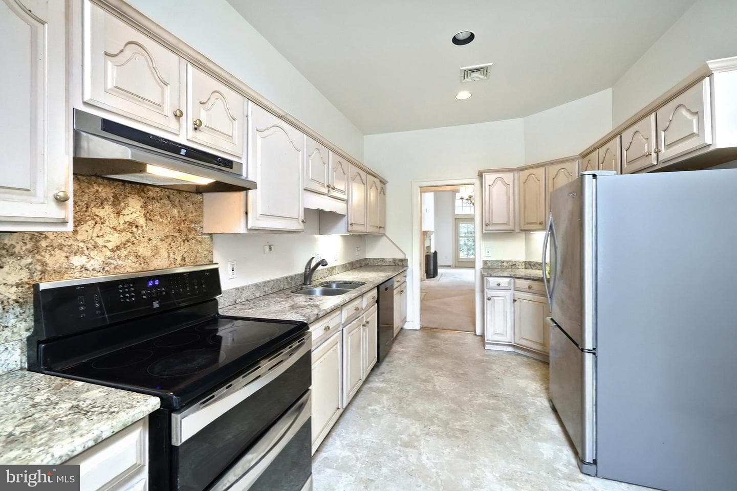 2064 Rosewood Lane photo 15