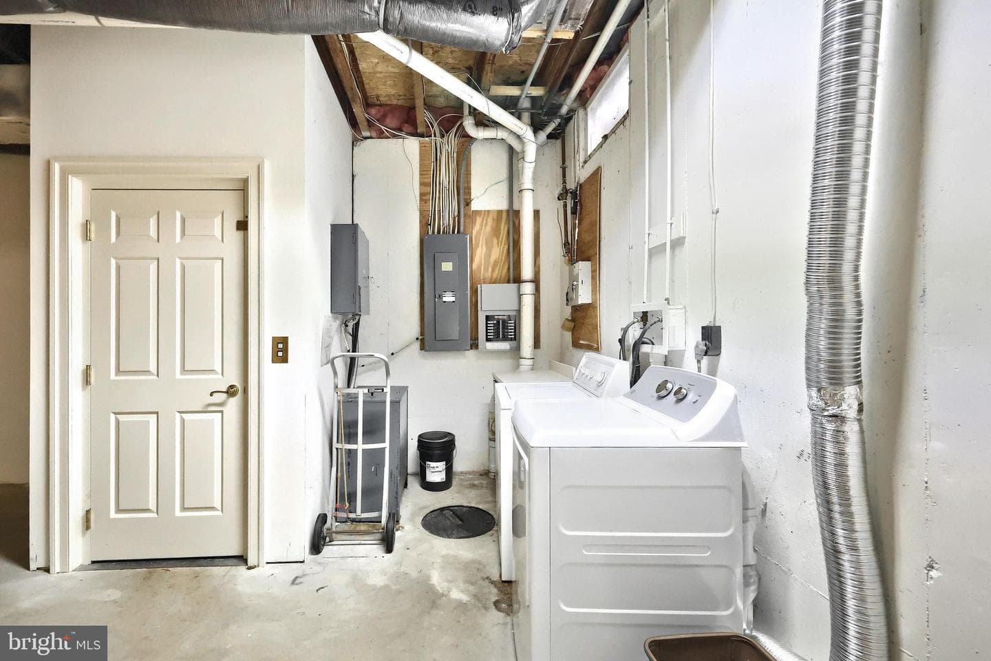 2064 Rosewood Lane photo 34