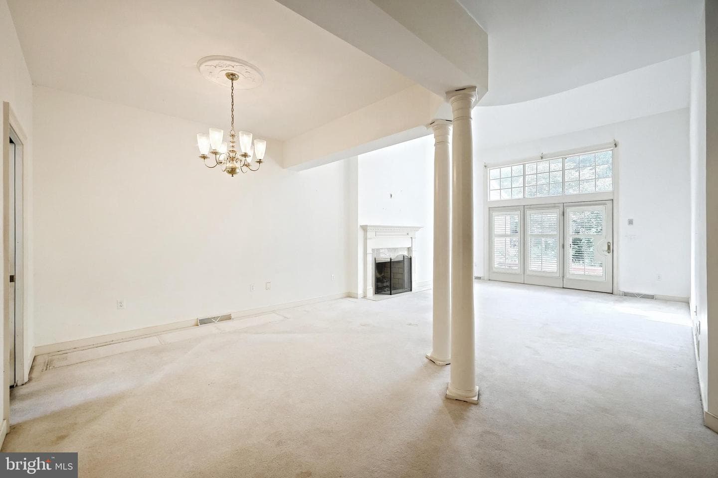 2064 Rosewood Lane photo 6