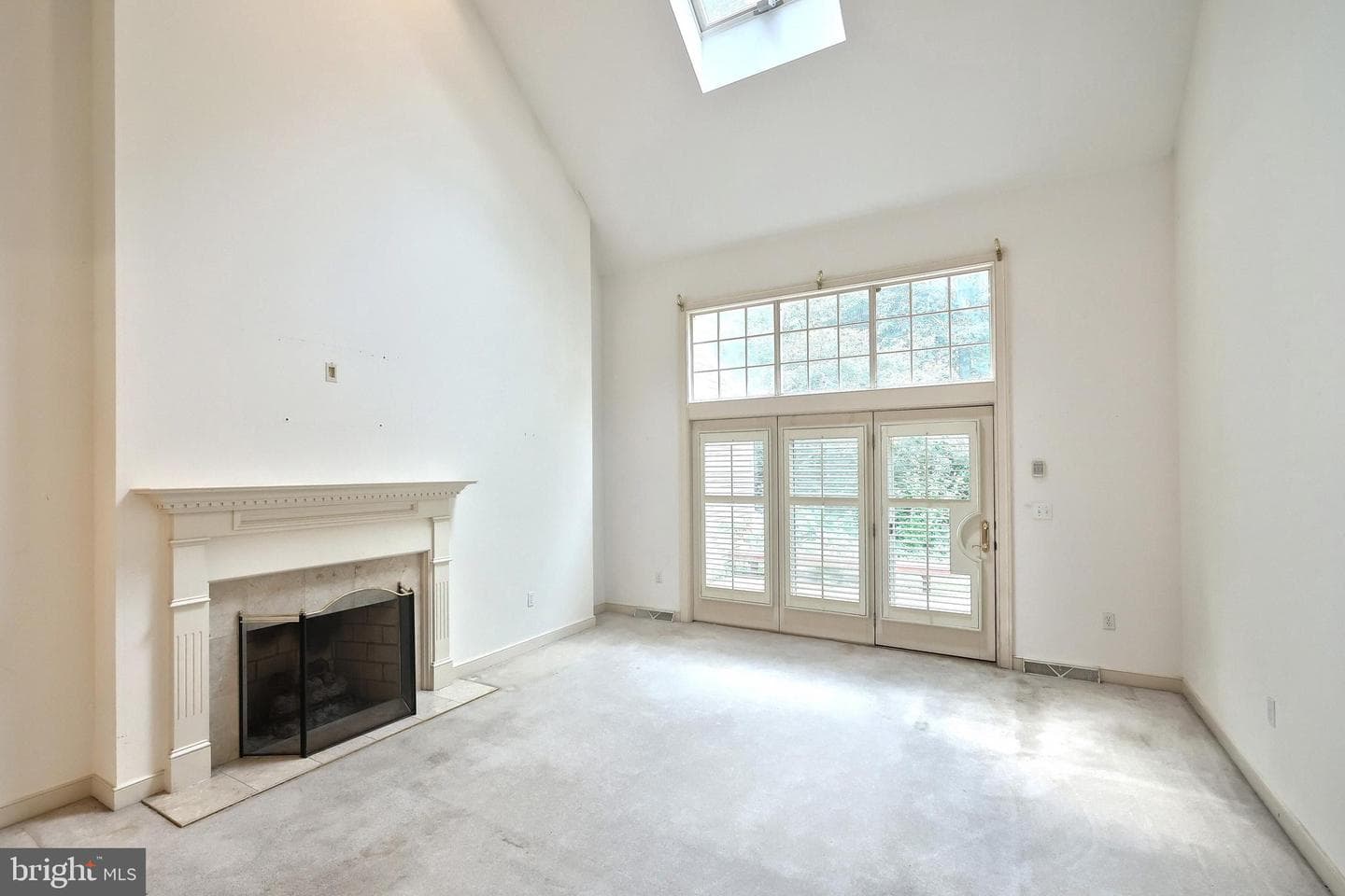 2064 Rosewood Lane photo 8