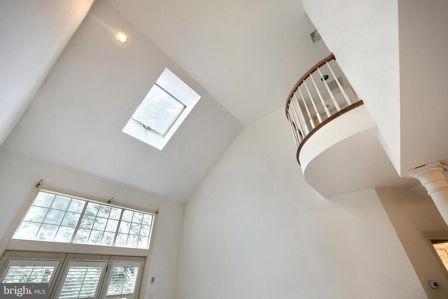2064 Rosewood Lane photo 9