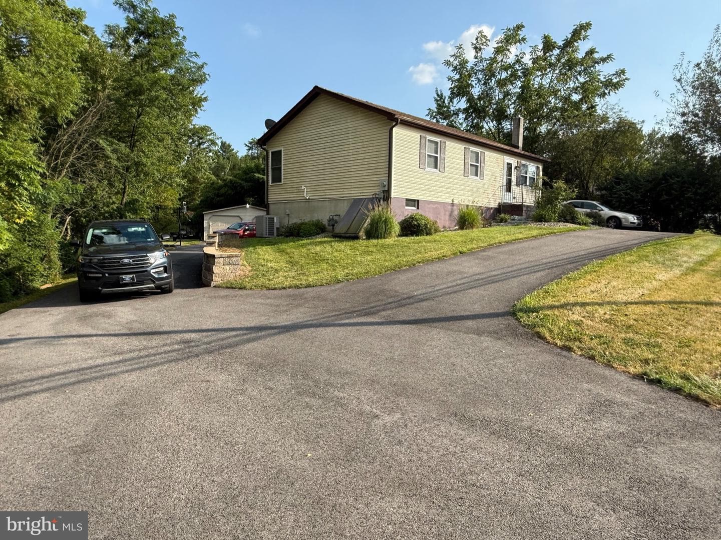 2856 W Canal Road photo 2