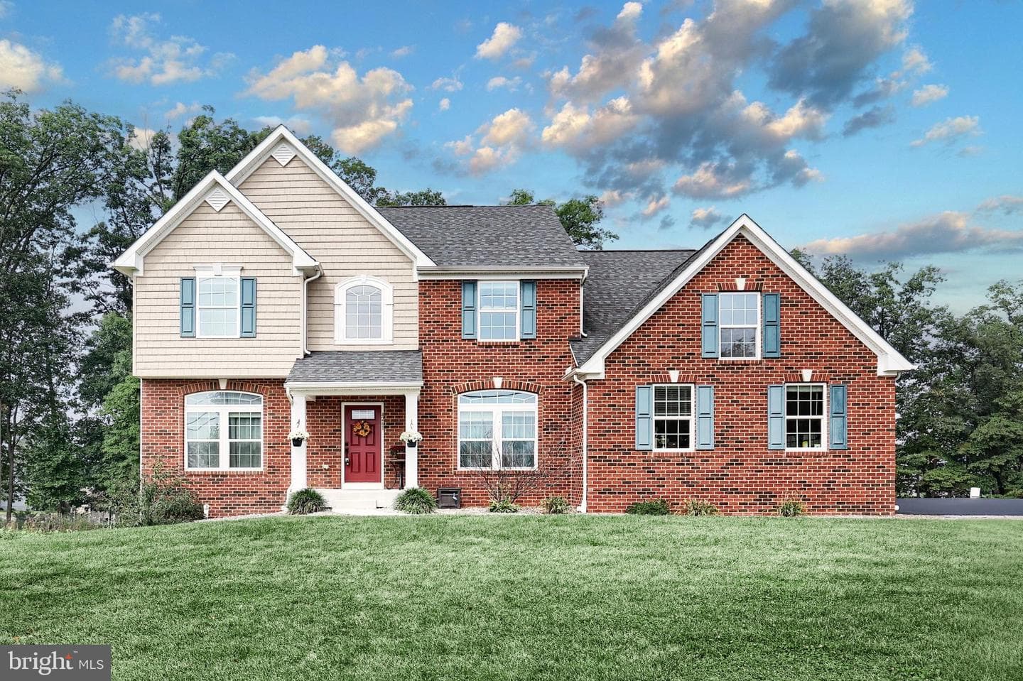 4261 Grandview Road photo 3