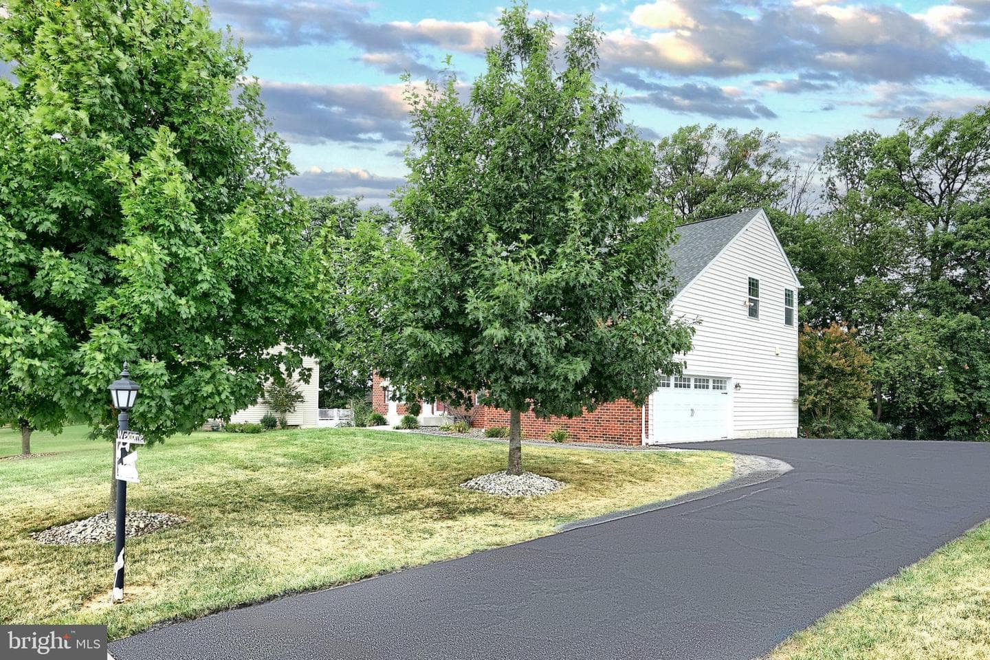 4261 Grandview Road photo 9