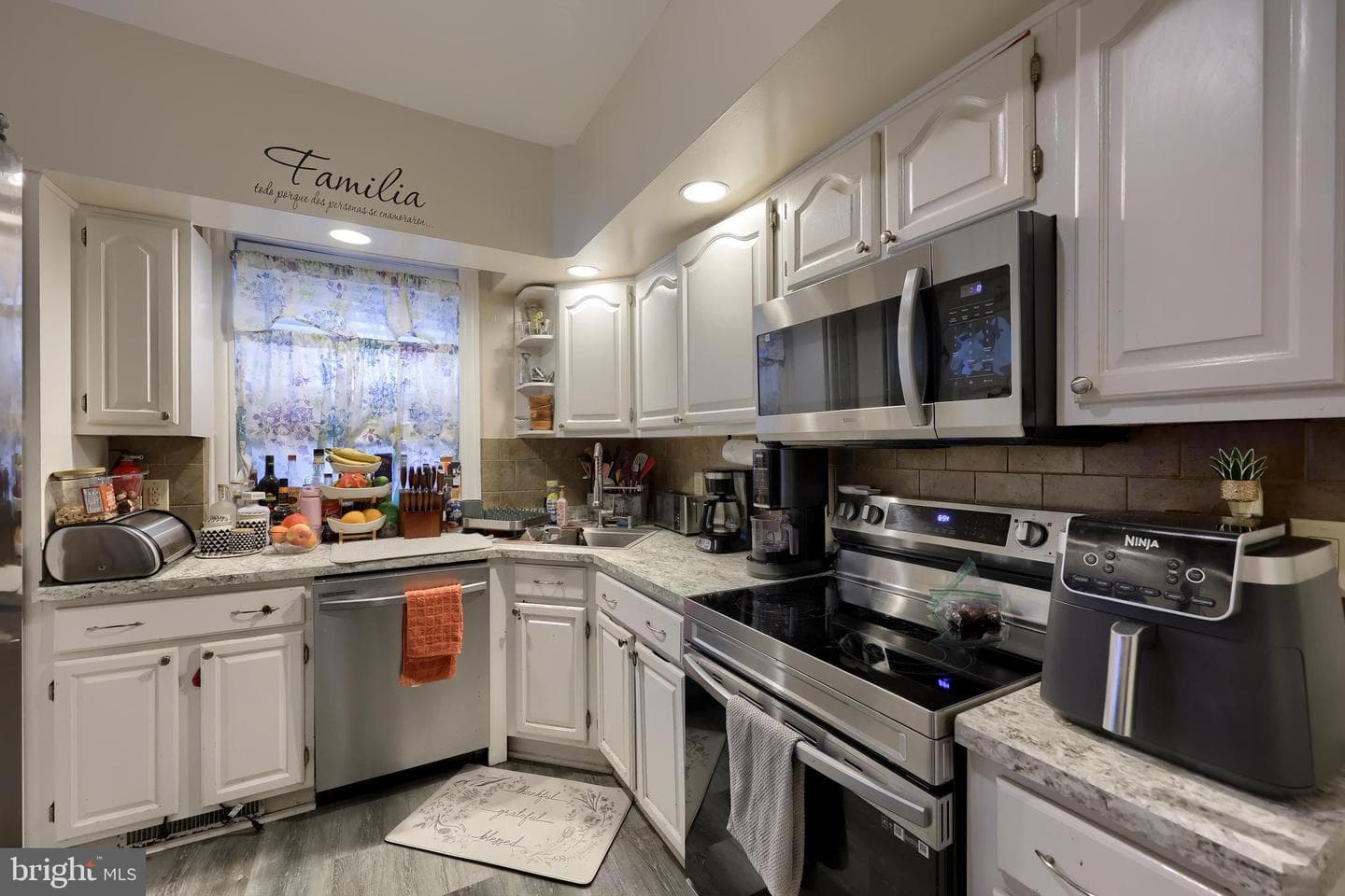 1105 W Princess Street photo 4