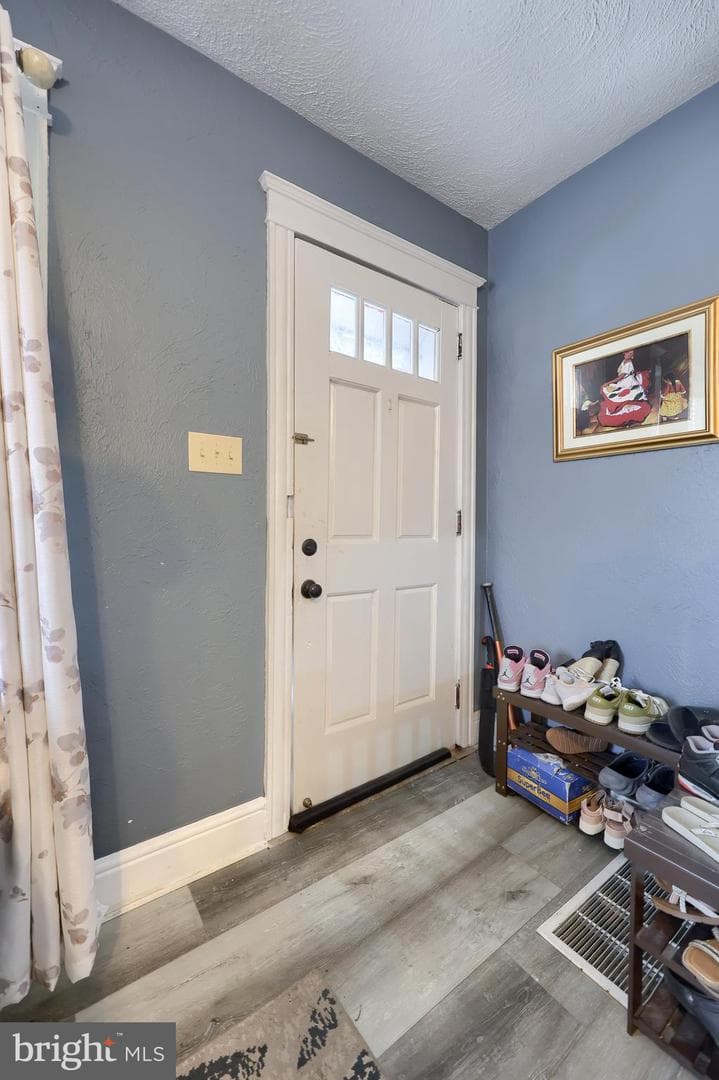 1105 W Princess Street photo 8
