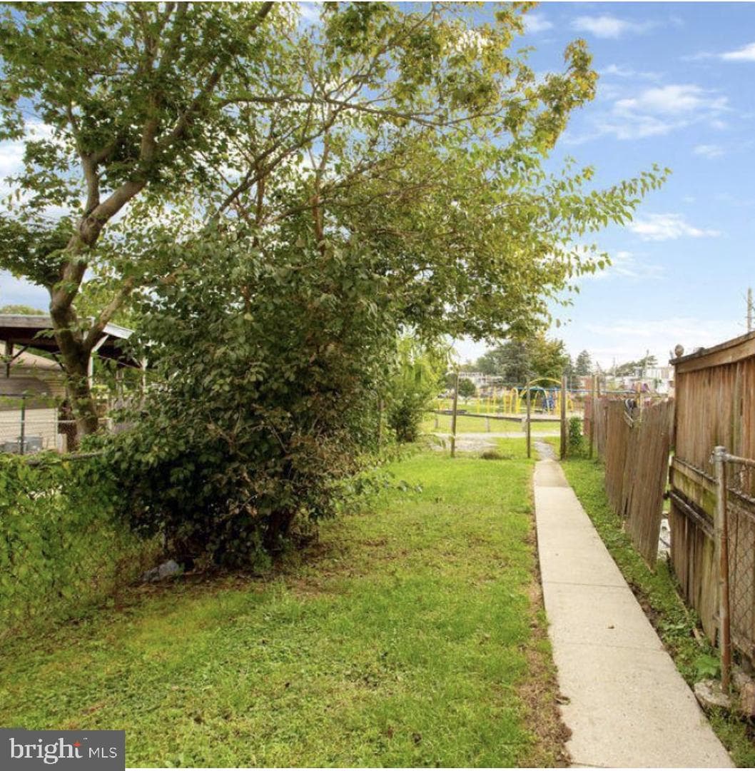 229 N Sherman Street photo 11