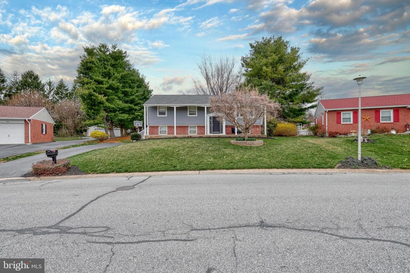 14 Covington Drive photo 4