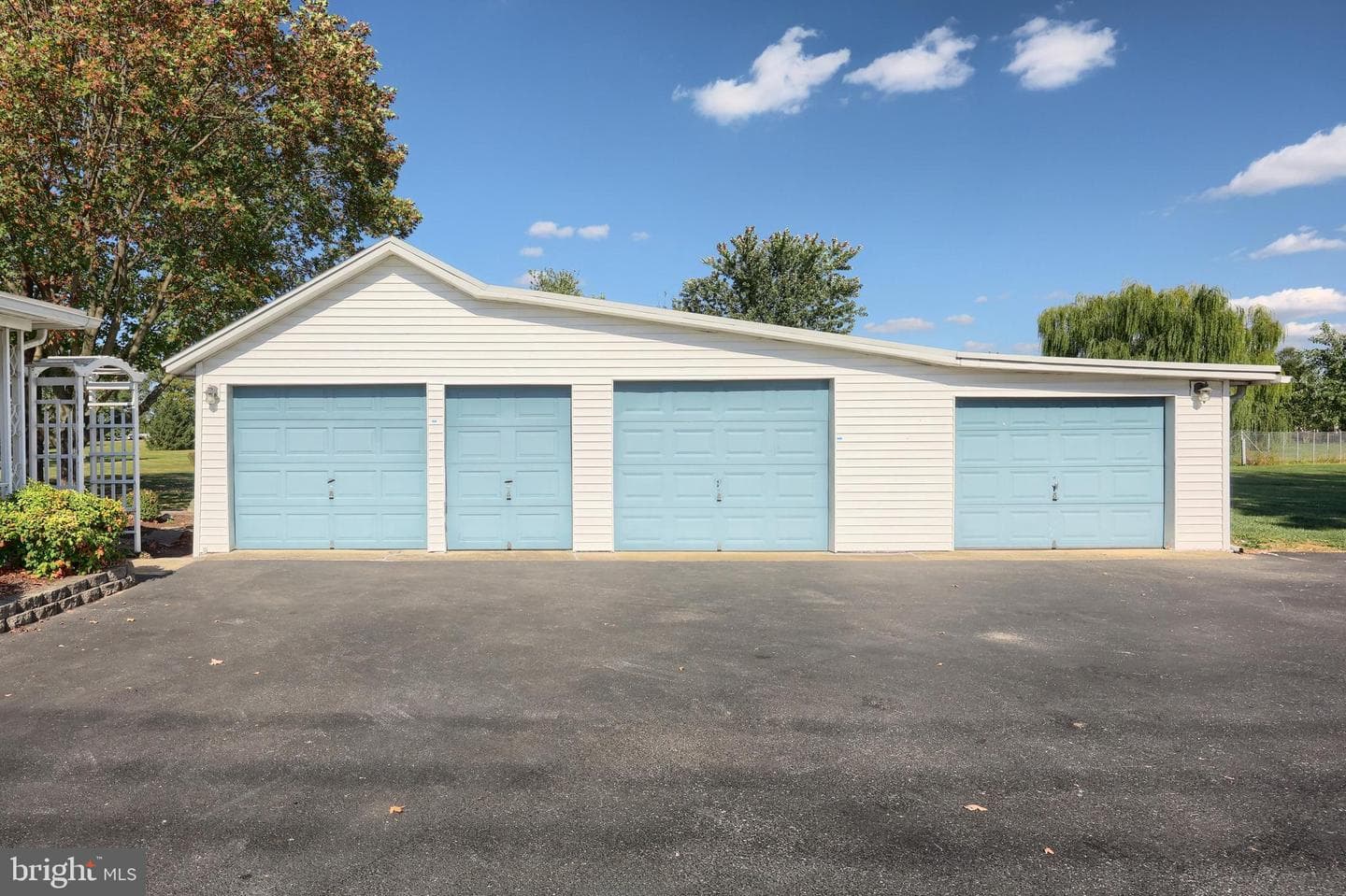 868 Greenbriar Road photo 14
