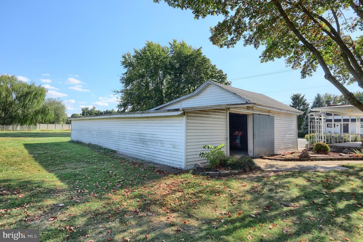 868 Greenbriar Road photo 18