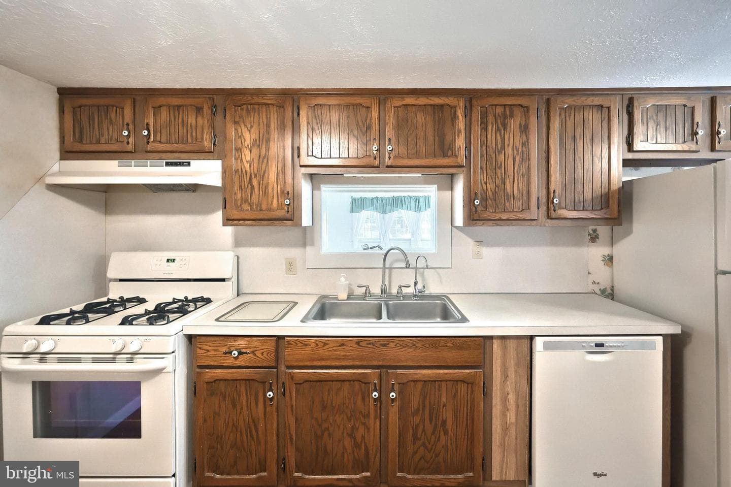 868 Greenbriar Road photo 31