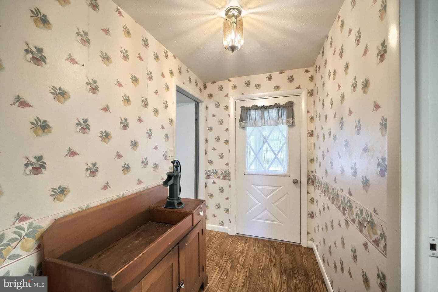 868 Greenbriar Road photo 40