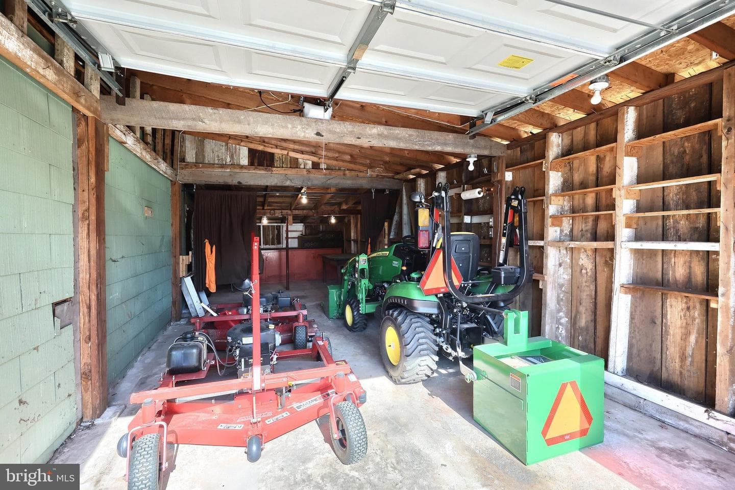 868 Greenbriar Road photo 45