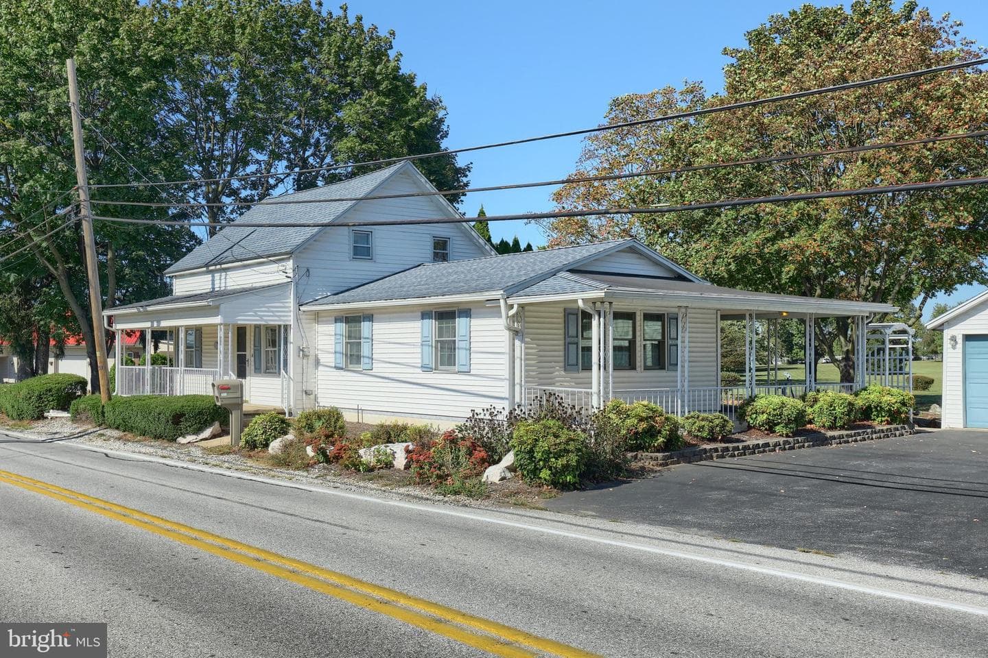 868 Greenbriar Road photo 5