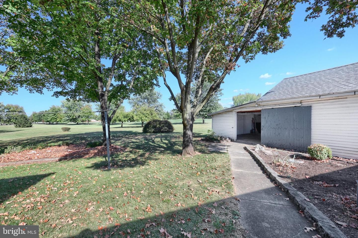 868 Greenbriar Road photo 7