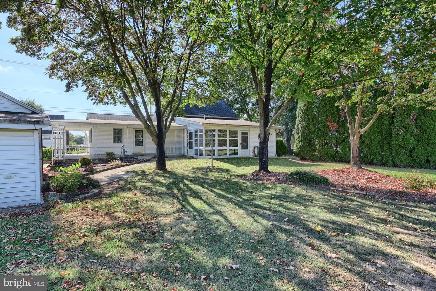 868 Greenbriar Road photo 8
