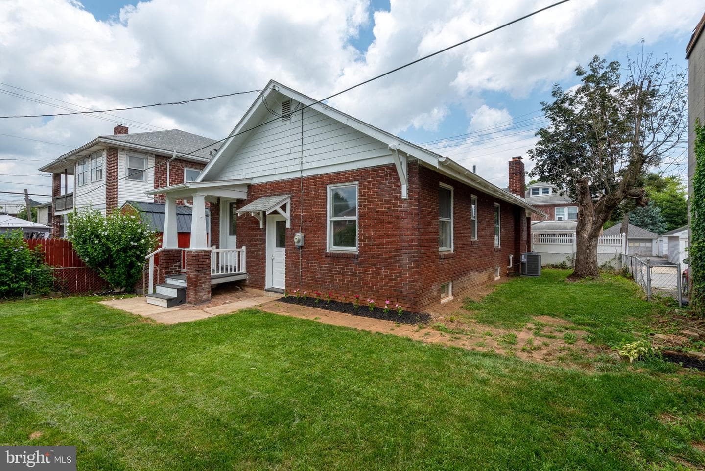 40 S Sumner Street photo 24