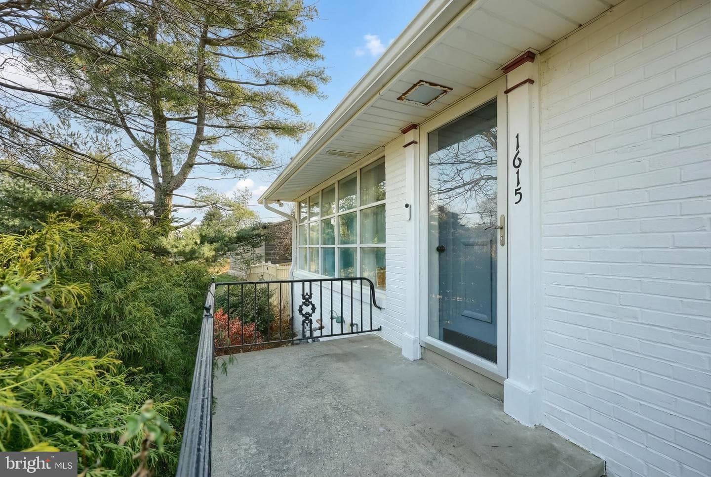 1615 Crestlyn Road photo 31