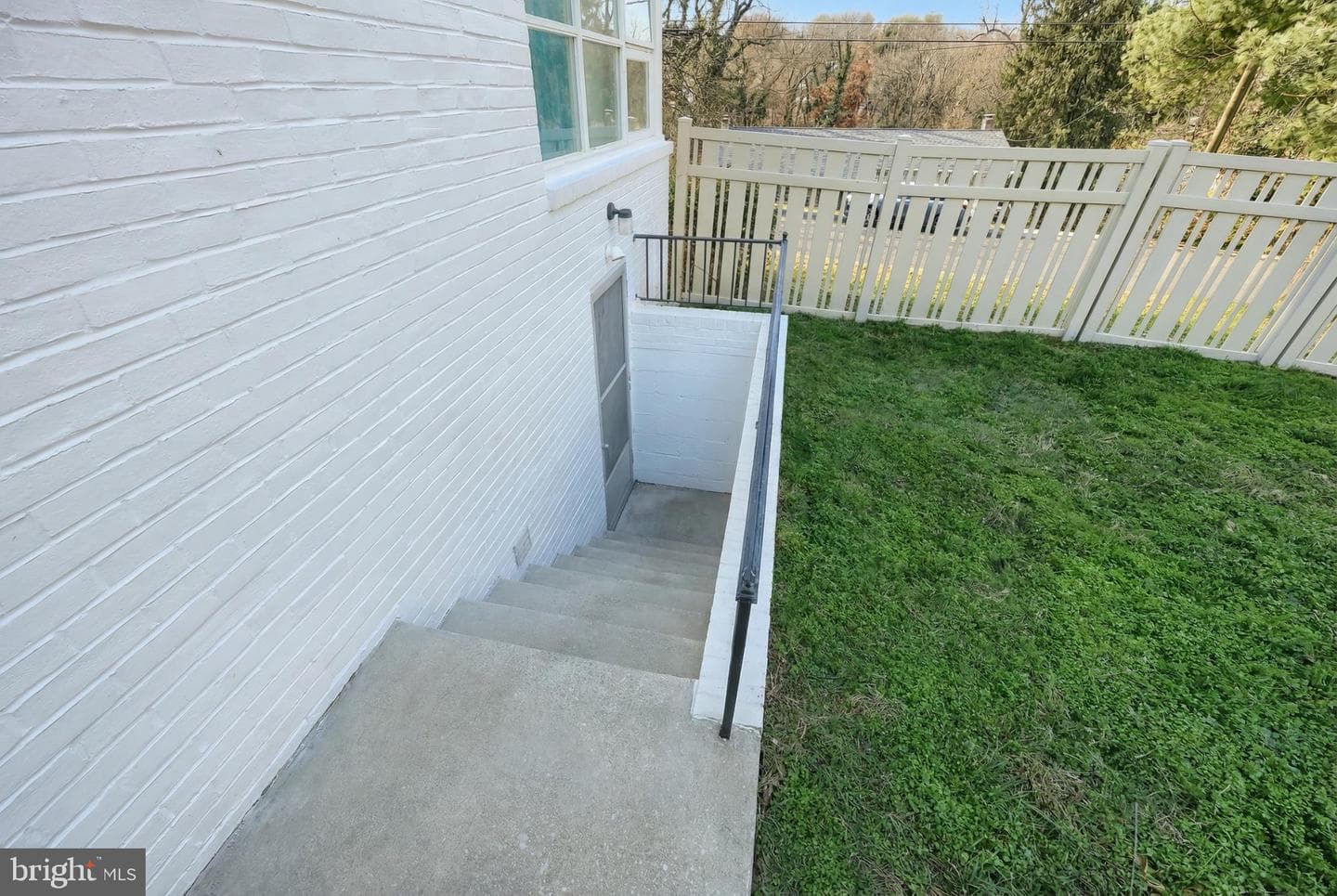 1615 Crestlyn Road photo 33