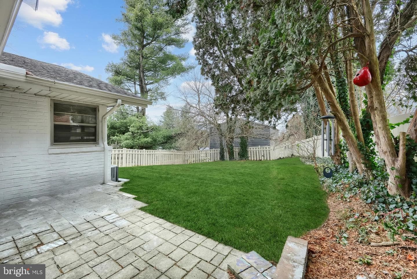 1615 Crestlyn Road photo 36