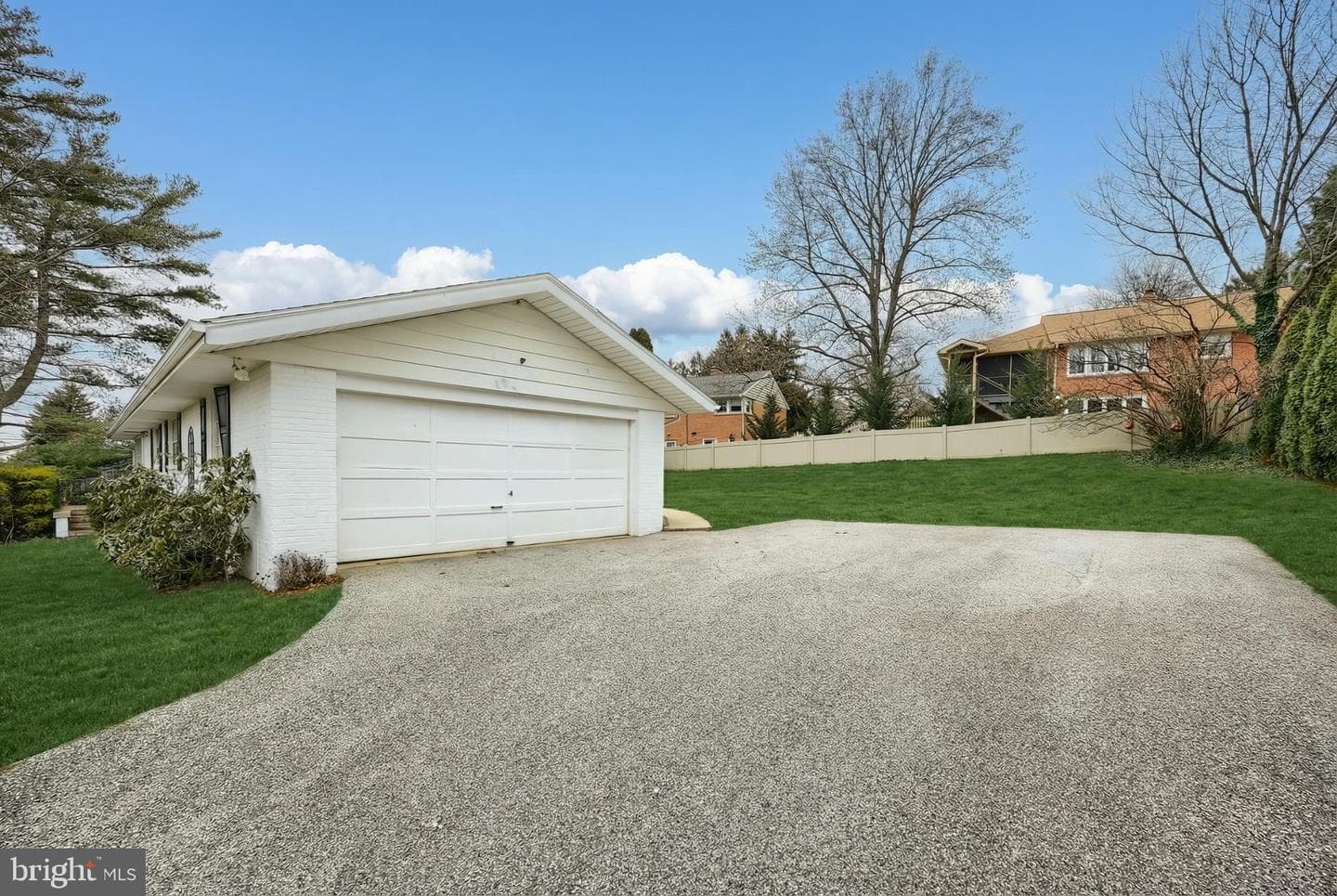 1615 Crestlyn Road photo 9