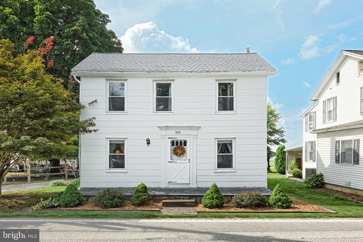 855 Greenbriar Road photo 2