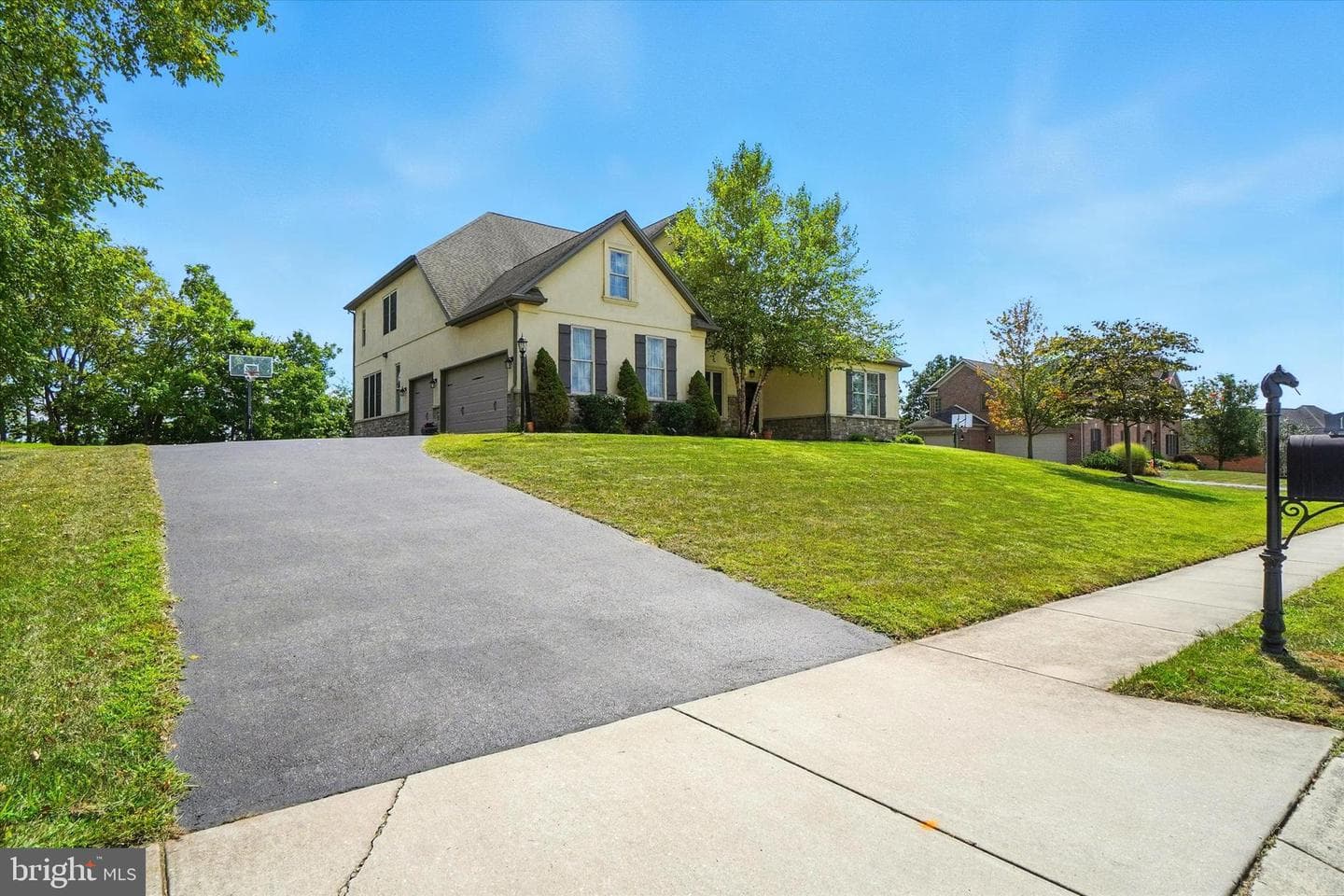 1520 Winsford Lane photo 2