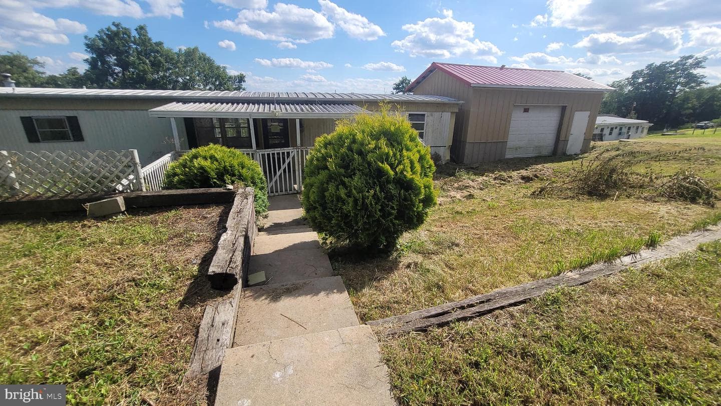 60 Gilbert Exd Court photo 3