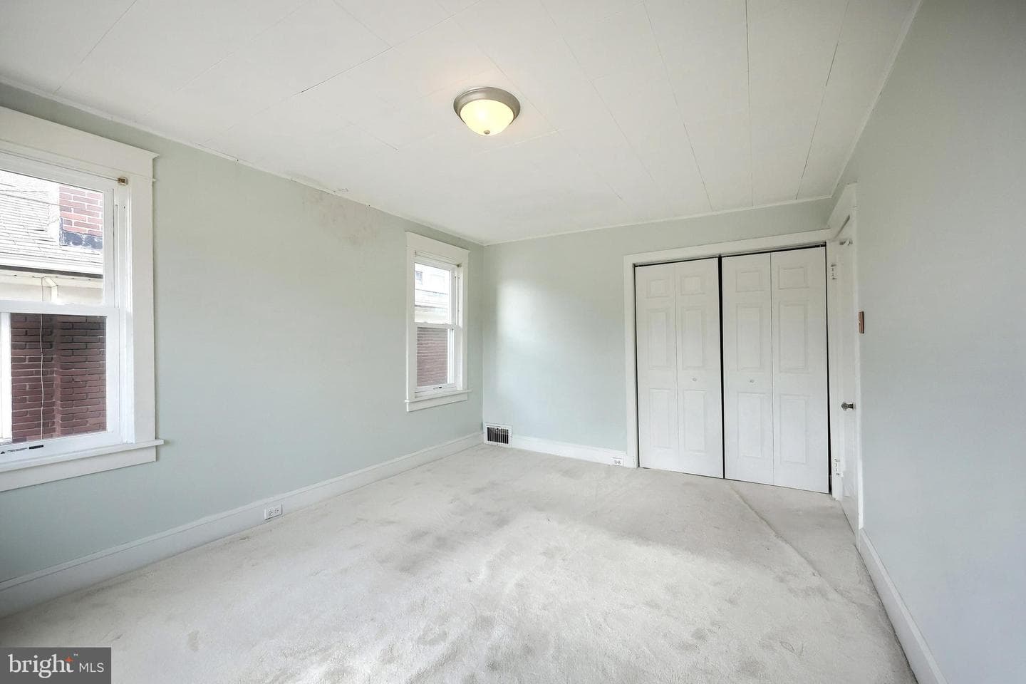539 W Jackson Street photo 17