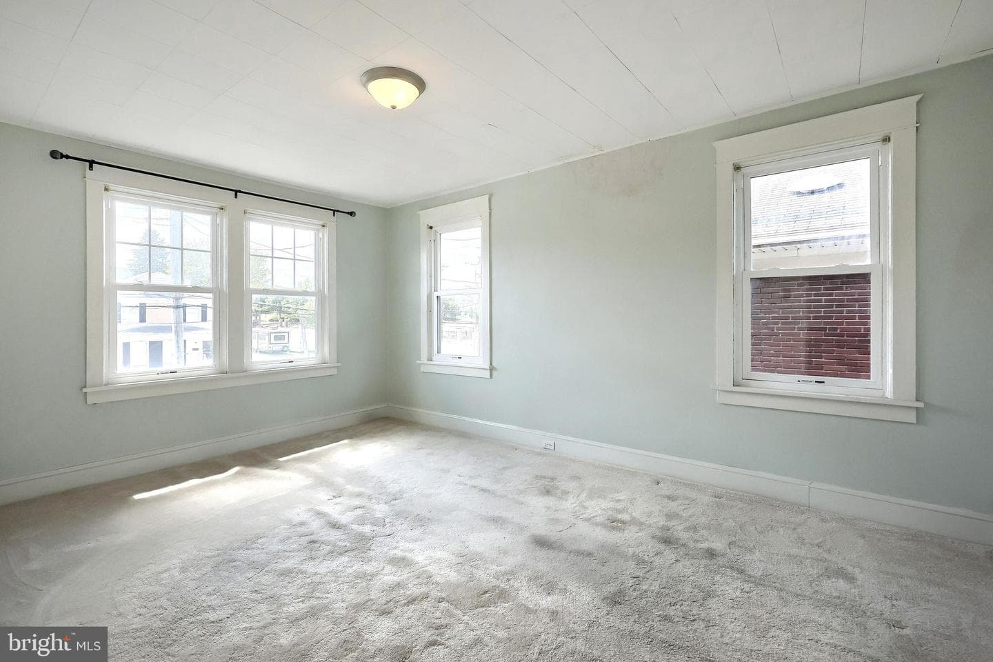 539 W Jackson Street photo 18