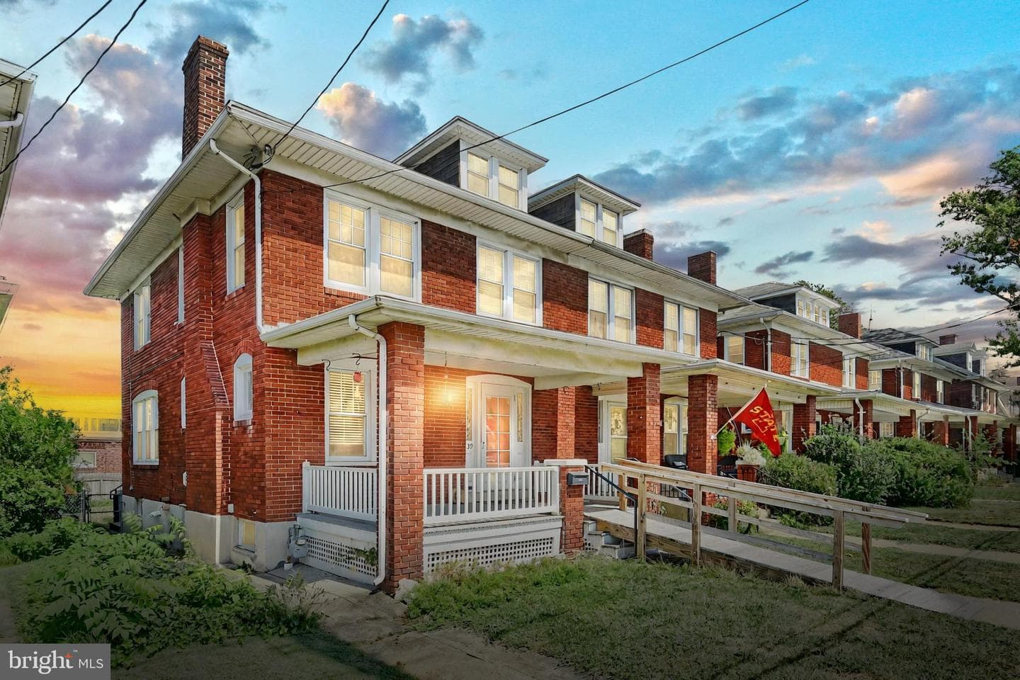 539 W Jackson Street photo 3