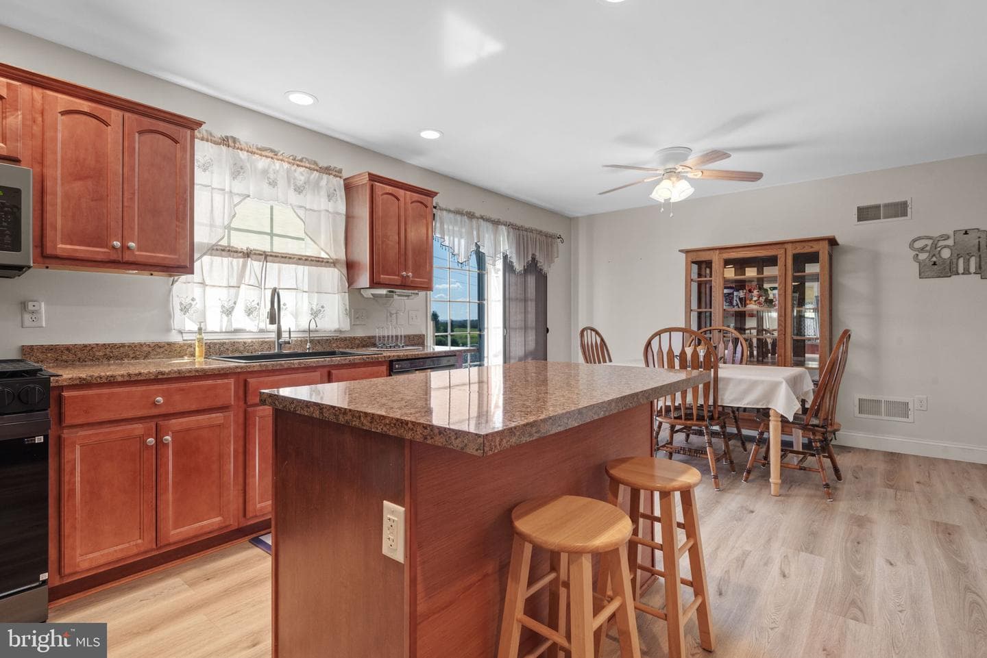 2915 Anthony Way photo 16